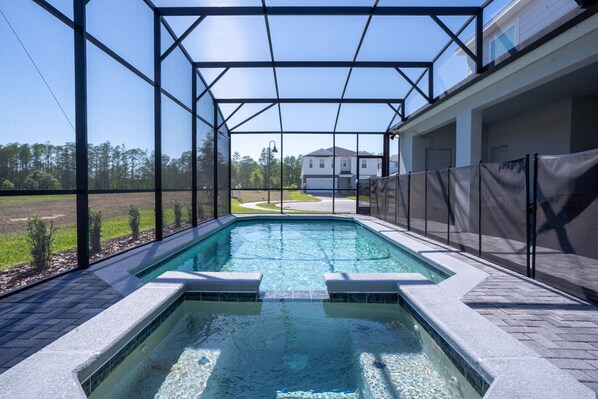 Opvarmet pool