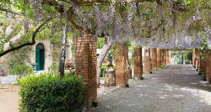 Villa Milo with pool and hot tub - My Rental Homes