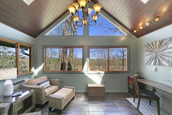 Smart TV, DVD player, books