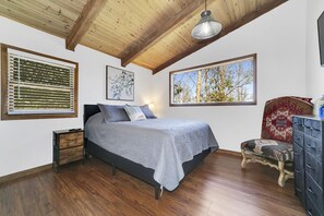 3 bedrooms, desk, free WiFi, bed sheets