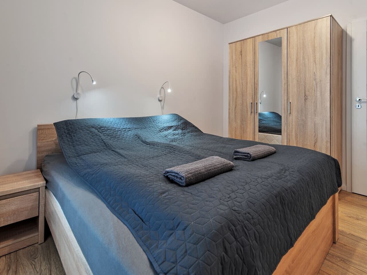 1 chambre, bureau, fer et planche à repasser, accès au Wi-Fi (inclus)