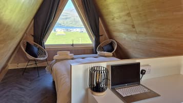 1 bedroom, desk, free WiFi, bed sheets