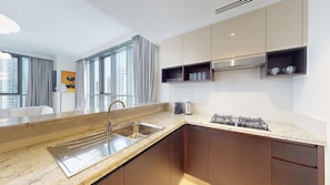 Fridge, microwave, oven, stovetop