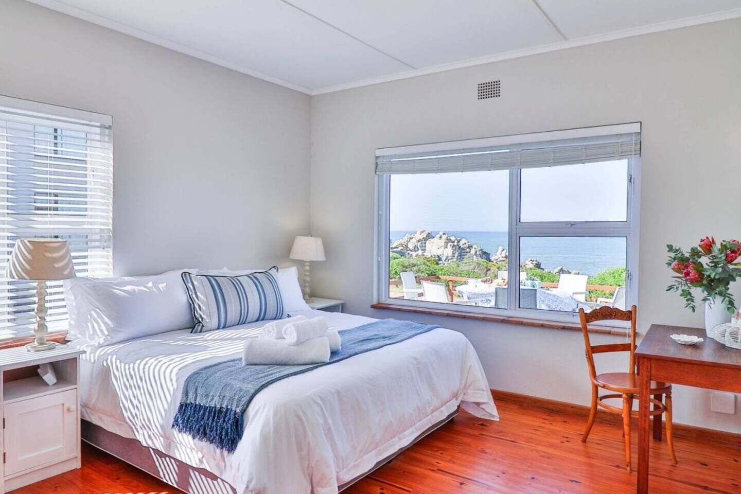 4 habitaciones, escritorio, tabla de planchar con plancha y wifi gratis 