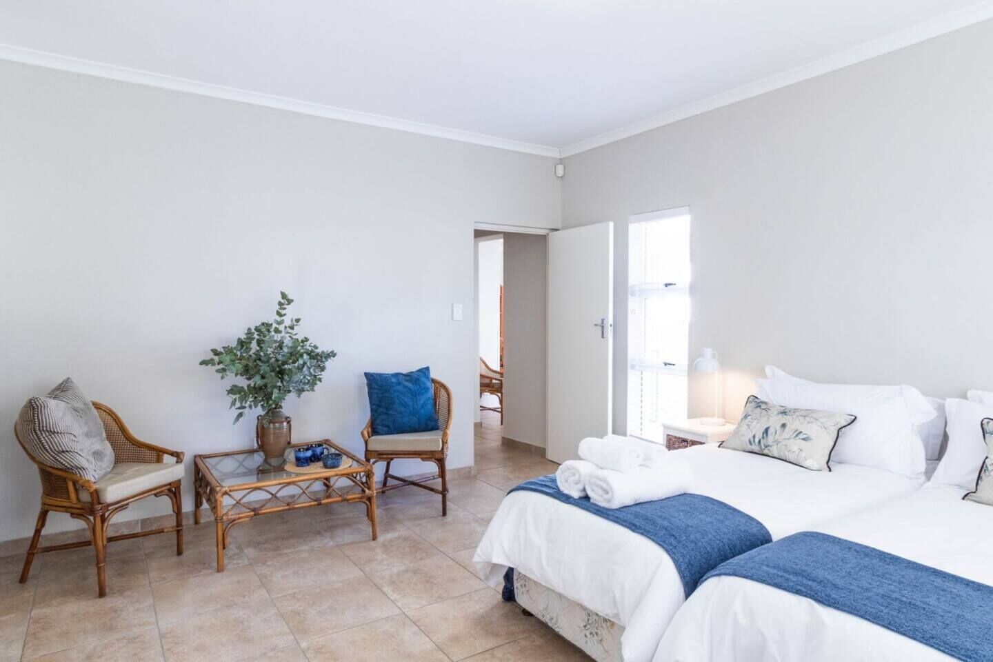 4 bedrooms, desk, iron/ironing board, free WiFi