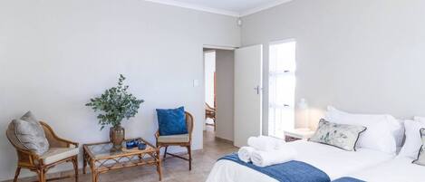 4 bedrooms, desk, iron/ironing board, free WiFi