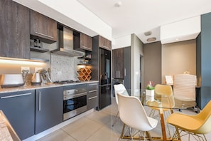 Fridge, microwave, oven, stovetop