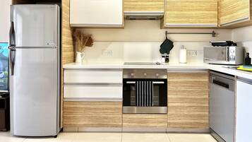 Fridge, microwave, oven, dishwasher