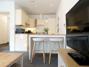 Fridge, microwave, oven, dishwasher - Luxury 2BR W/ Balcony | Cathedral Qtr. | Parking! - Pass the Keys (Belfast)