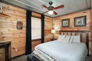 2 عدّة غرف نوم ومكواة/لوح كي وواي فاي مجانًا وملاءات أسرّة