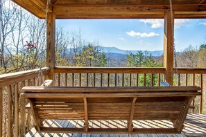 Property grounds - Bear Claw Hideaway | View, Hot Tub, LifeSize Games (Sevierville)