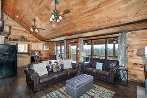Smart TV, fireplace, foosball - Bear Claw Hideaway | View, Hot Tub, LifeSize Games (Sevierville)