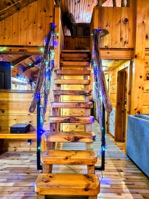 Interior - The Skinner’s Cabin: Hot Tub, Fireplace & Grill! (Townsend)