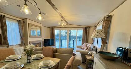 The Burrow, sleeps 6 and is pet friendly