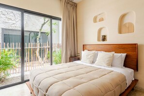 3 dormitorios, escritorio, tabla de planchar con plancha y cuna de viaje