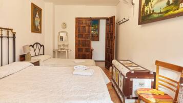 4 chambres, fer et planche Ă  repasser, Wi-Fi gratuit, draps fournis