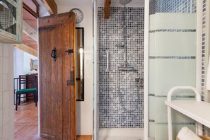 Shower - Sa Caseta (ca N'andreu) - Villa With Private Pool (Santa María Del Cami, Illes Balears)