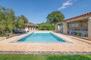 Pool - Trulli Italia 6+2, Emma Villas (Castellana Grotte)
