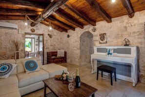 Smart TV - Trulli Italia 6+2, Emma Villas (Castellana Grotte)