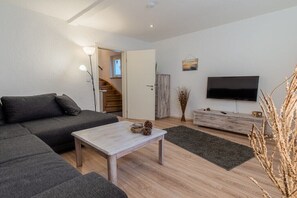 Smart-TV, Kamin, DVD-Player