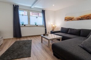 Smart-TV, Kamin, DVD-Player