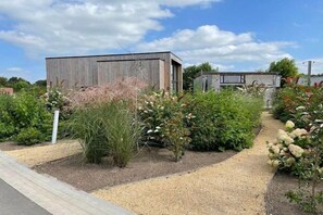 المنطقة المحيطة بالمنشأة