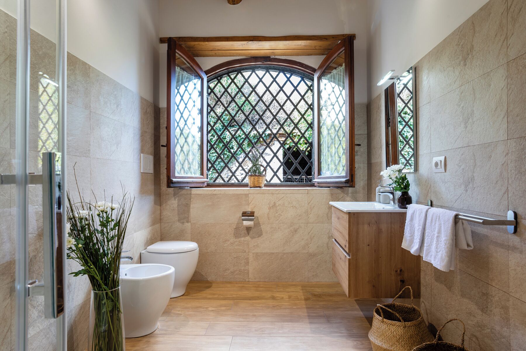 Regadera, amenidades de baño gratuitas, secadora de cabello, bidet 