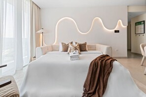 2 Schlafzimmer, Schreibtisch, schallisolierte Zimmer