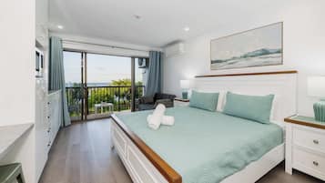 1 bedroom, desk, iron/ironing board, WiFi