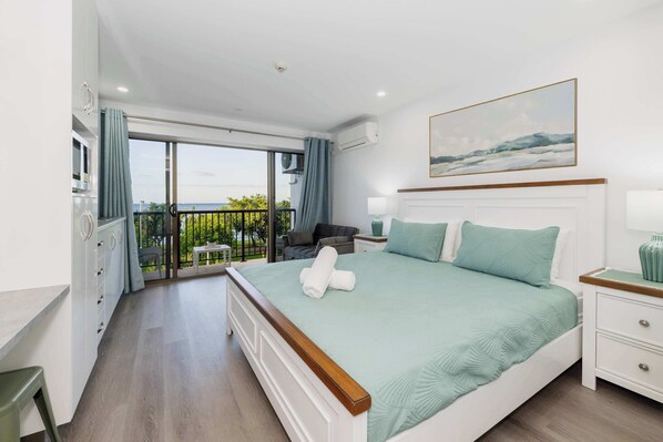 1 bedroom, desk, iron/ironing board, WiFi