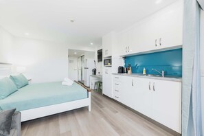 1 bedroom, desk, iron/ironing board, WiFi