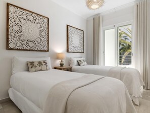 2 chambres, fer et planche à repasser, accès Internet, draps fournis