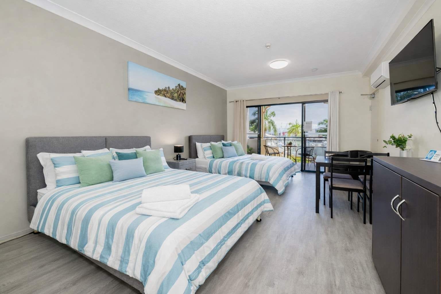 Bügeleisen/Bügelbrett, kostenloses WLAN, Bettwäsche