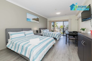 Iron/ironing board, WiFi, bed sheets