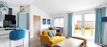 Cypress Lodge sleeps 4. One master bedroom with large en suite.