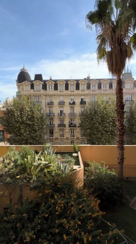 Charming, practical and central studio just a stone's throw from the station