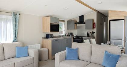 Platinum 8 Berth Caravan