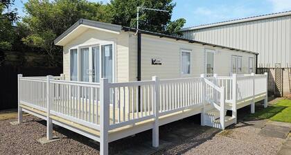 Platinum 8 Berth Caravan