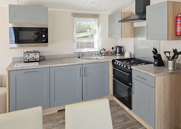 Fridge, oven, stovetop, toaster