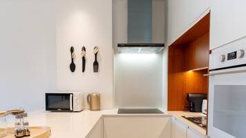 Fridge, microwave, oven, stovetop