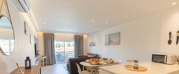 Dining - #309 Marine Apartamento by Home Holidays (Albufeira)