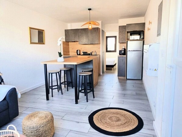 Interior - Charming 30 m² apt marina view refurbished 2025 (Saint-Cyprien)