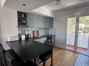 Fridge, microwave, oven, dishwasher