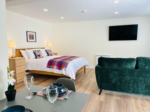 1 Schlafzimmer, Bügeleisen/Bügelbrett, kostenloses WLAN, Bettwäsche