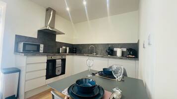 Fridge, microwave, oven, dishwasher