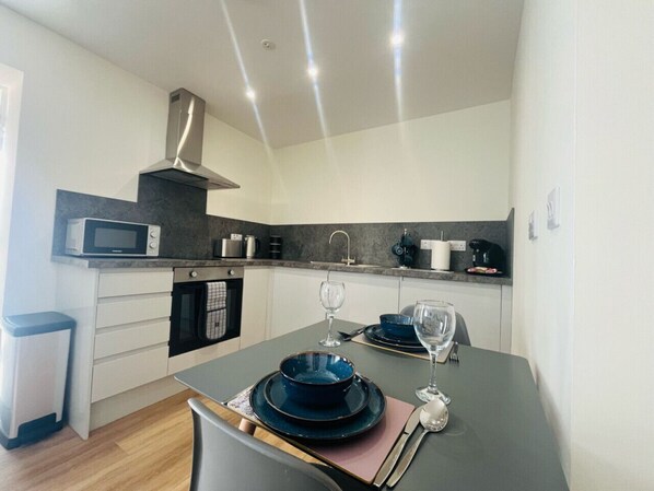 Fridge, microwave, oven, dishwasher