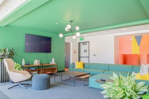 Smart-TV, Bücher, Drucker