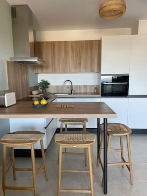 Fridge, microwave, oven, dishwasher