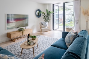 Fernseher, Stereoanlage