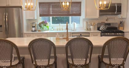 The Blue Lady of Saratoga. Spacious Retreat w/ Private Pool & Backyard Oasis